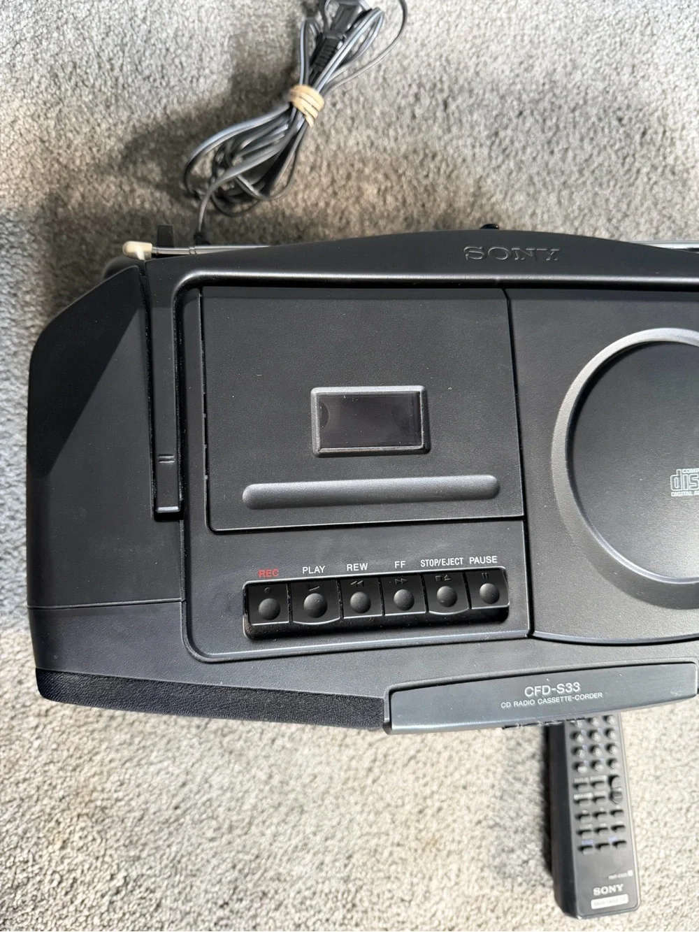 Sony CFD-S33 CD Radio Cassette Corder Boombox Mega Bass w/ Remote